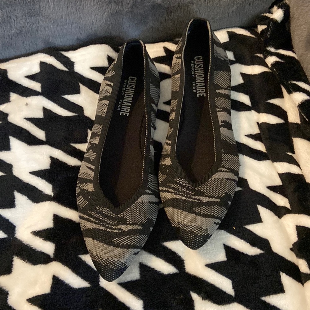 Cushionaire Grey & Black Zebra Print Flats size 8 M